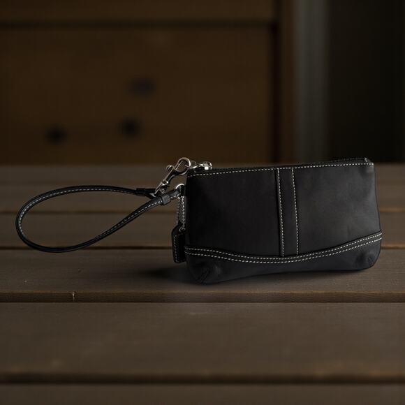 Vintage COACH Black Leather Wristlet Contrast Stitching Y2K Silver - Picture 5 of 10